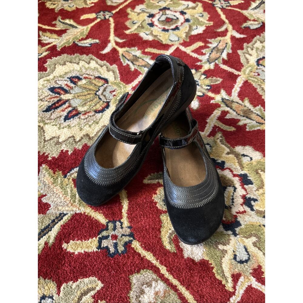 Naot KIREI Mary Jane Suede Adjustable Flats Black Womens 39 (US 8) Retails $185
